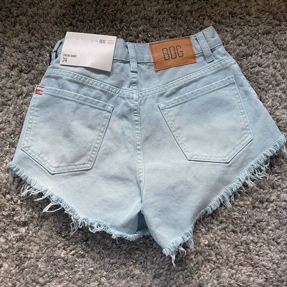 NEW BDG Cheeky High Rise Denim Short Size 24 - Picture 10 of 10